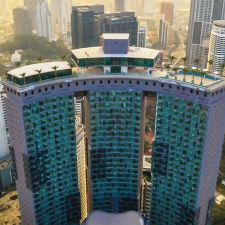 Sky Suites With Klcc Twin Tower View By Irent365 Kuala Lumpur Bagian luar foto