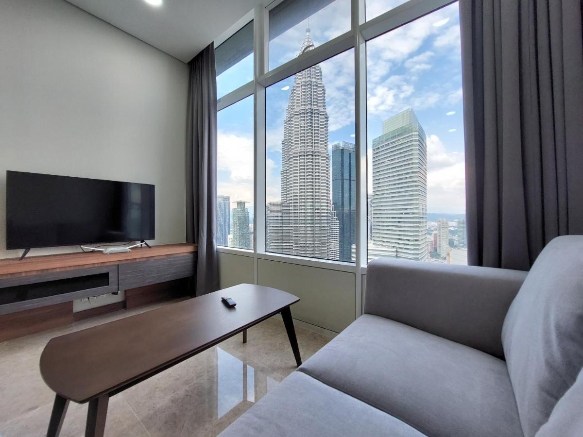 Sky Suites With Klcc Twin Tower View By Irent365 Kuala Lumpur Ruang foto