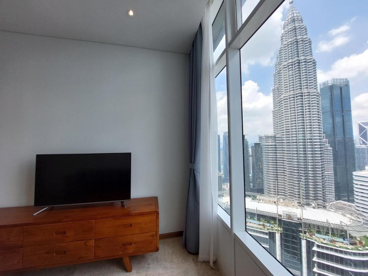 Sky Suites With Klcc Twin Tower View By Irent365 Kuala Lumpur Bagian luar foto