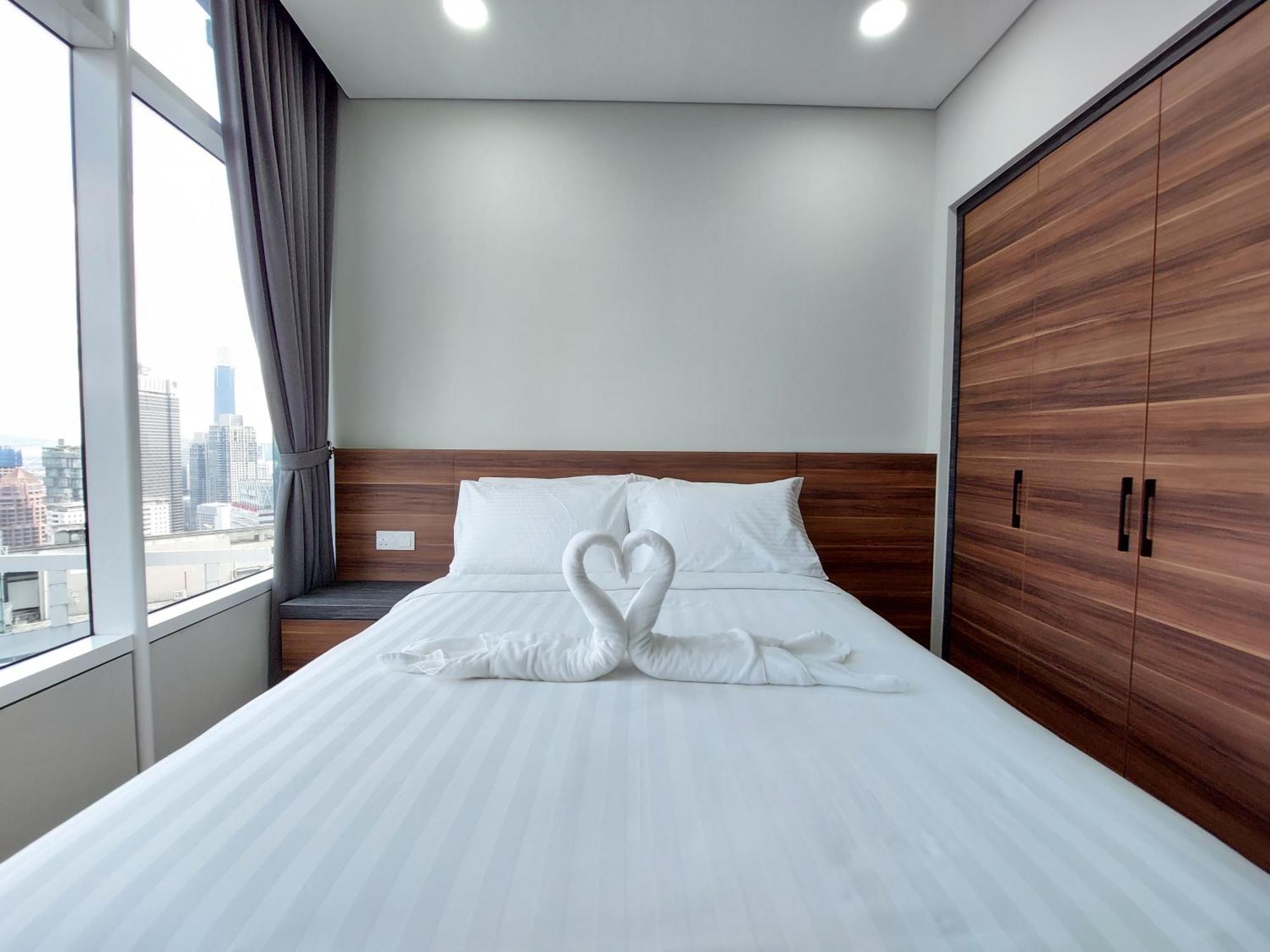 Sky Suites With Klcc Twin Tower View By Irent365 Kuala Lumpur Ruang foto