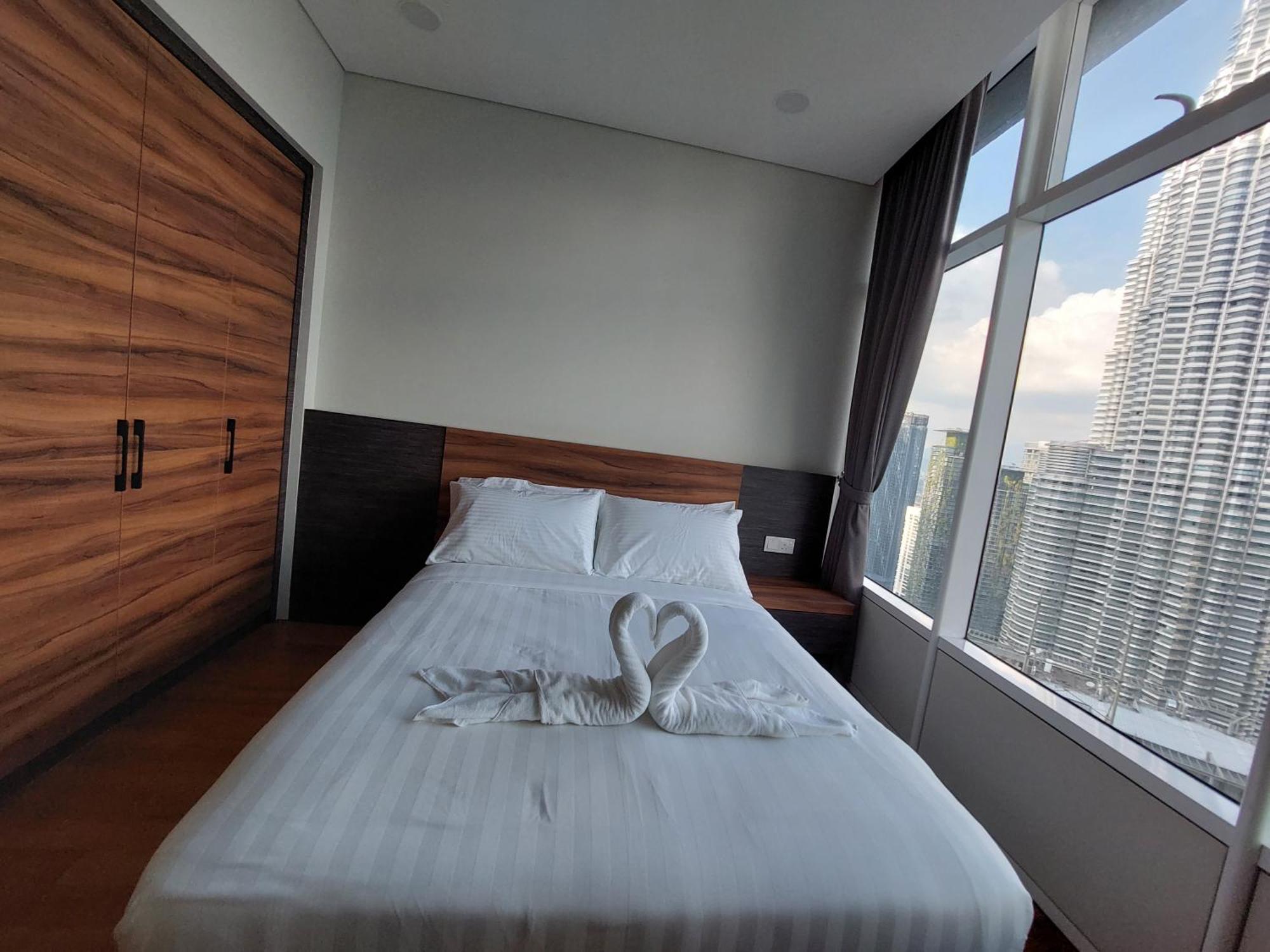 Sky Suites With Klcc Twin Tower View By Irent365 Kuala Lumpur Ruang foto